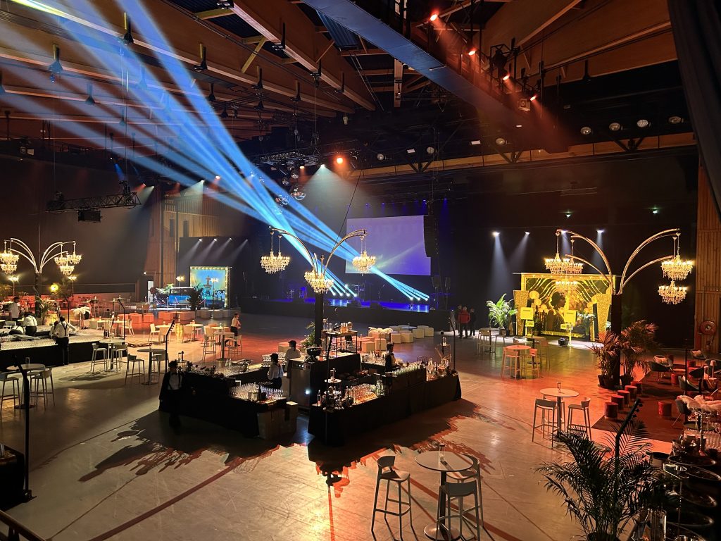 L'Acclameur et le Club